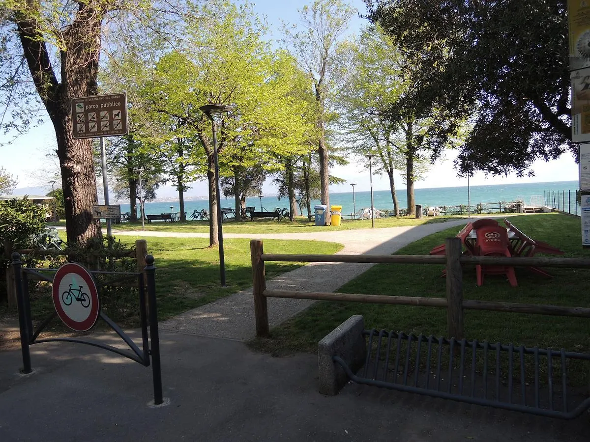 Garda Diamant Bed & Breakfast Desenzano del Garda 0*,  Italy