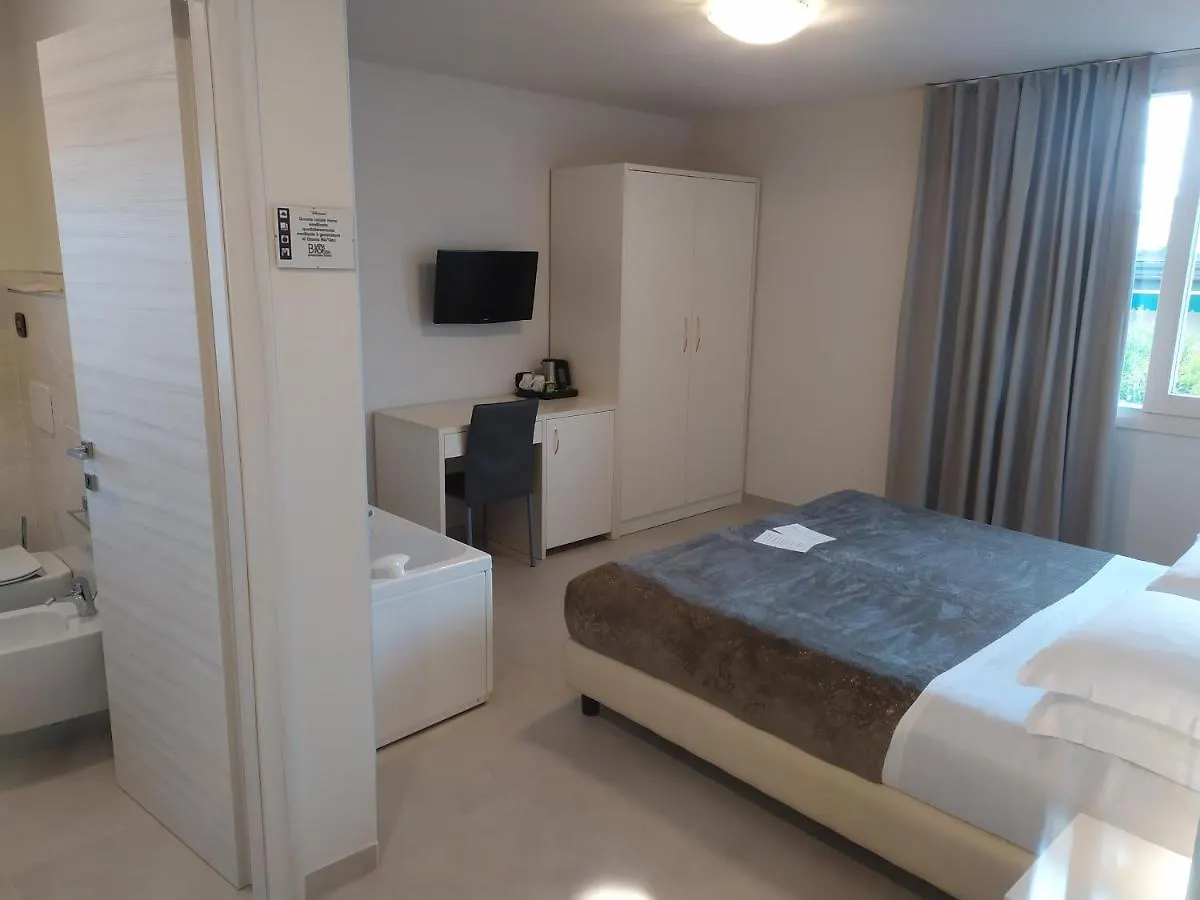 Bed and Breakfast Garda Diamant Desenzano del Garda 0*,