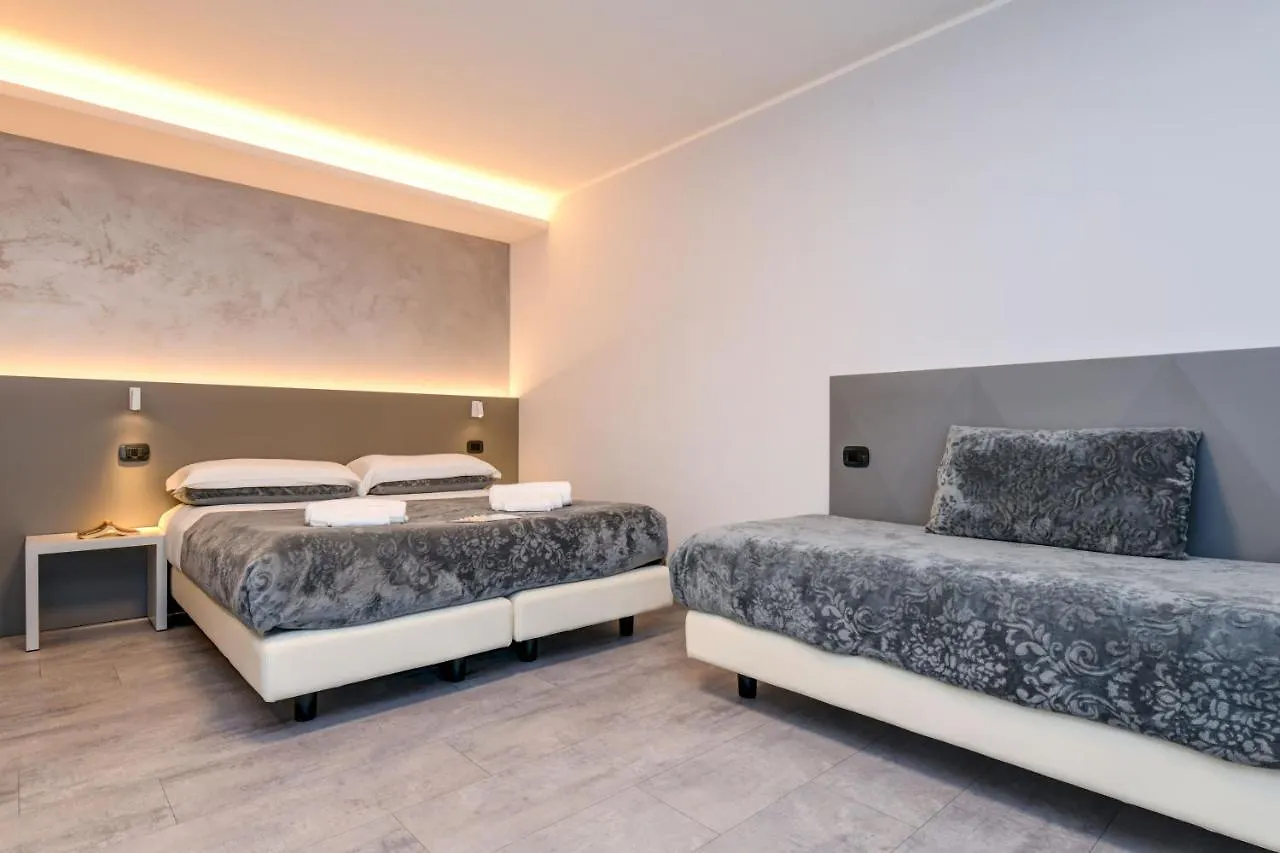 Bed and Breakfast Garda Diamant Desenzano del Garda 0*,