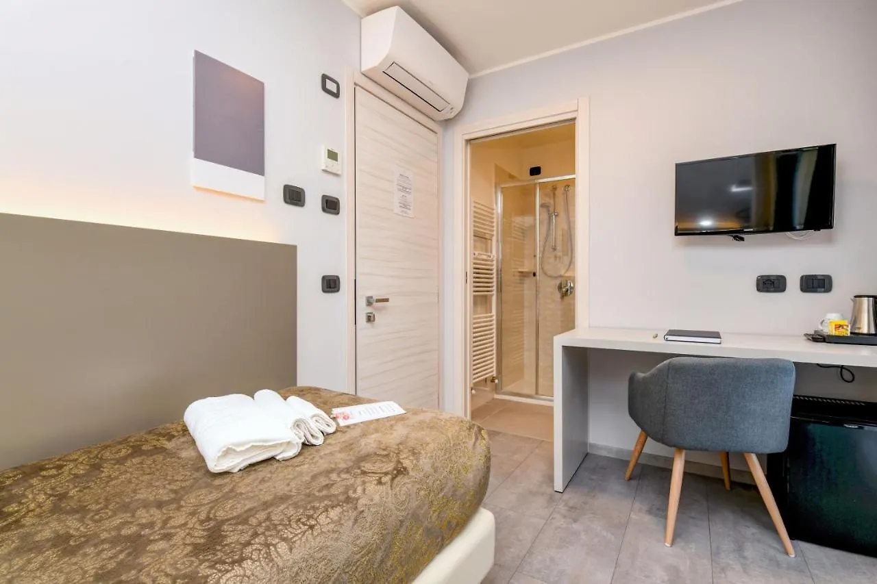 Bed and Breakfast Garda Diamant Desenzano del Garda 0*,  Italia